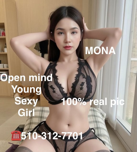 Vietnamese girl Mona  