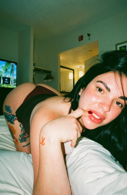SEXY LATINA CAMILA  