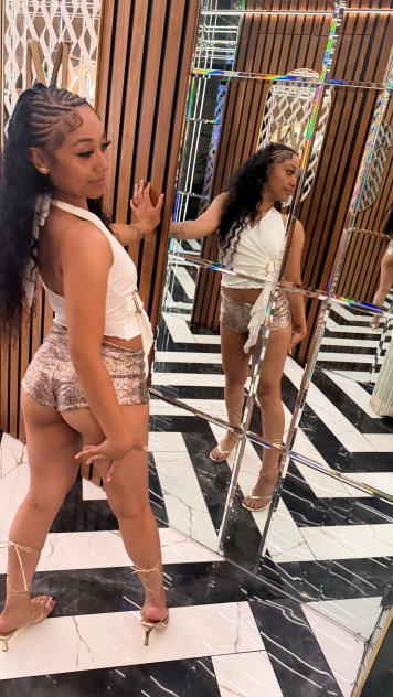 Your favorite fancy 😘🍭🌟