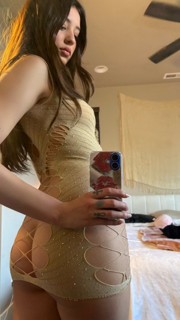 HORNY ESCORT AND A LICENSED MASSAGE THERAPIST 🫦💦 HMU +19285319125
