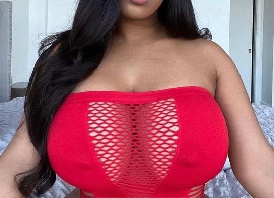 Sexy girl ready to text