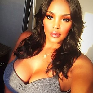 SEXIEST HOUR GLASS SHAPED BODY GORGEOUS 36DD's with a big 🍑