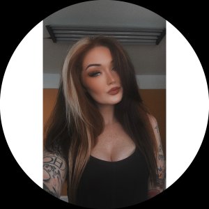 Come relax with my beautiful friends and I 