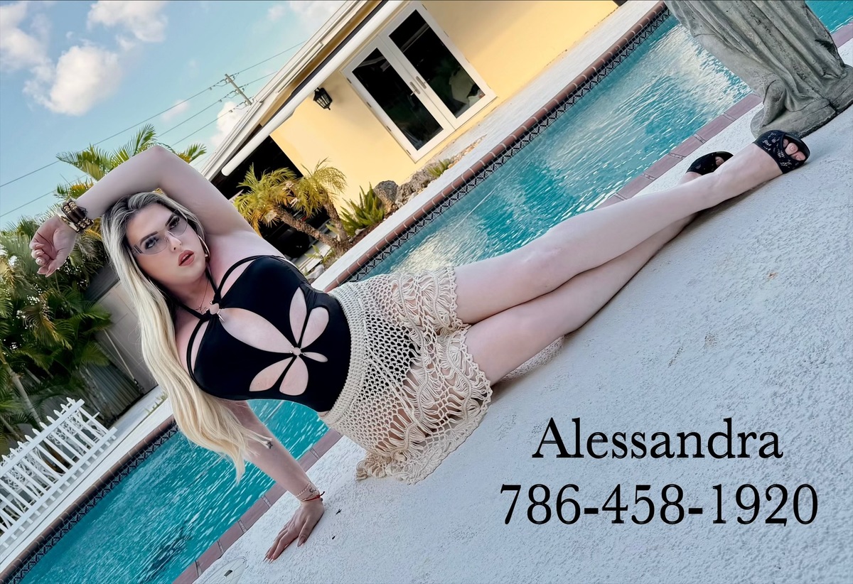 Alessandra  sexy Cuban Ts  