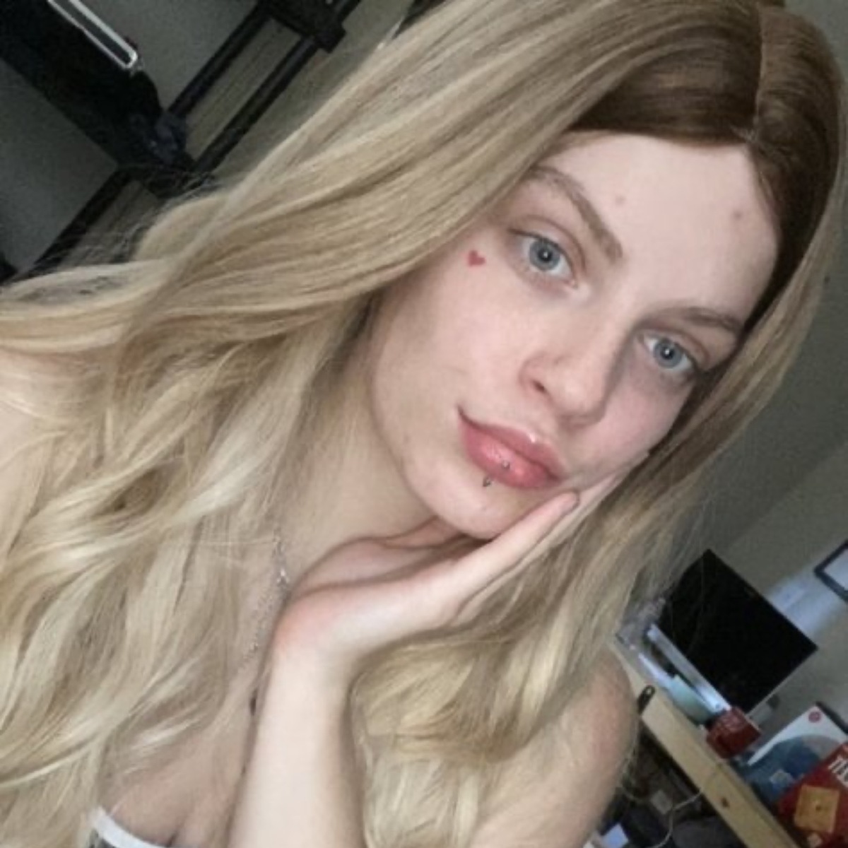 I’m available for a hot and Romantic fun 👅💋