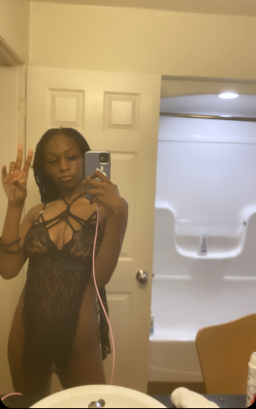 It’s Kenzie Baby😫💦🍫  