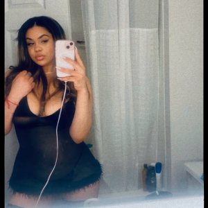 Hot latina  let’s have FUN baby