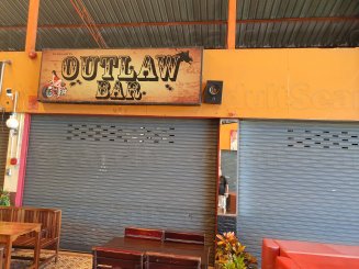 Outlaw Bar