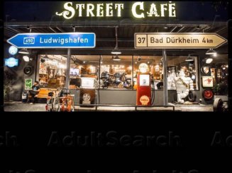 Street Cafe 