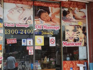 Gold Hand Massage