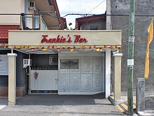Frankie's Bar