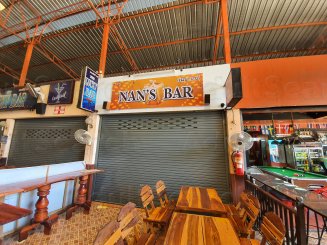 Nan's Bar