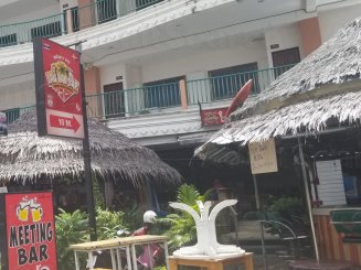 Lau Kau Bar